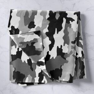 Black/Gray &White Camouflage Microfiber Tapestry/Backdrop 70”x 92” Rectangle NWT